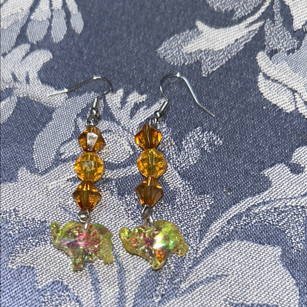 Gold Nature-Inspired Stud Earrings